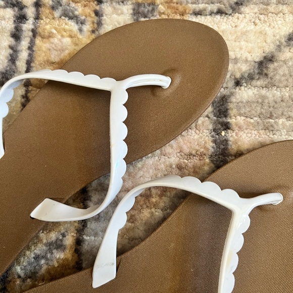 Oka B White Flip Flops - Picture 4 of 5